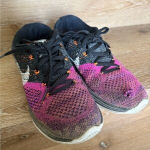 👠 well loved 👠 Women’s Nike running shoes size 7.5